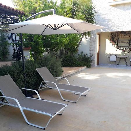 Villa Corina Near The Airport Kouvarás Extérieur photo