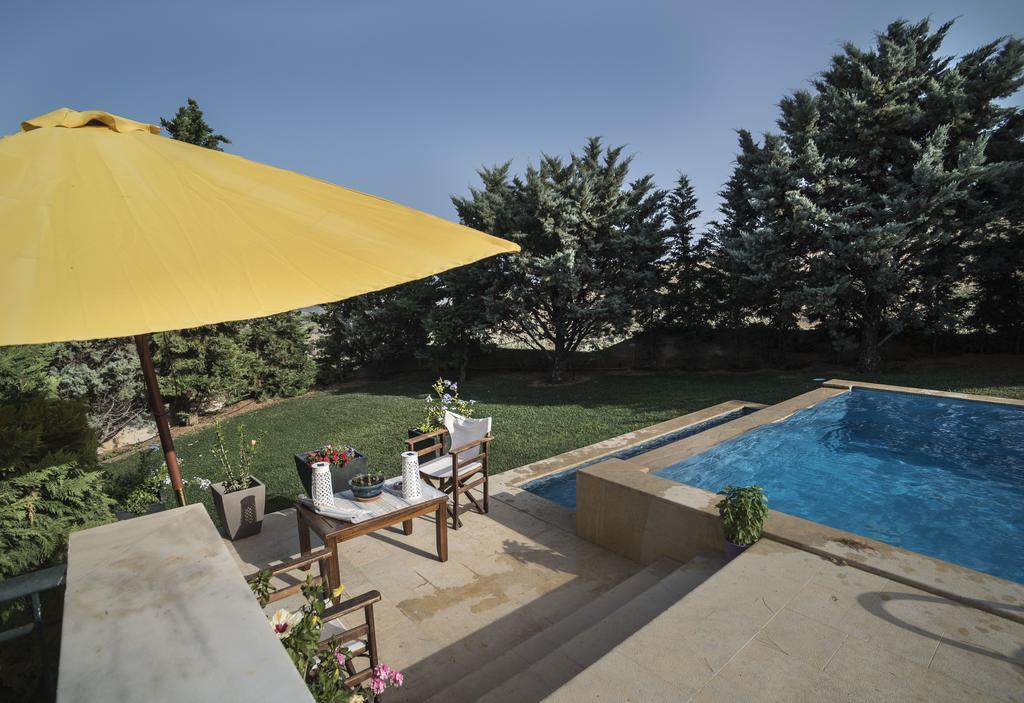 Villa Corina Near The Airport Kouvarás Extérieur photo