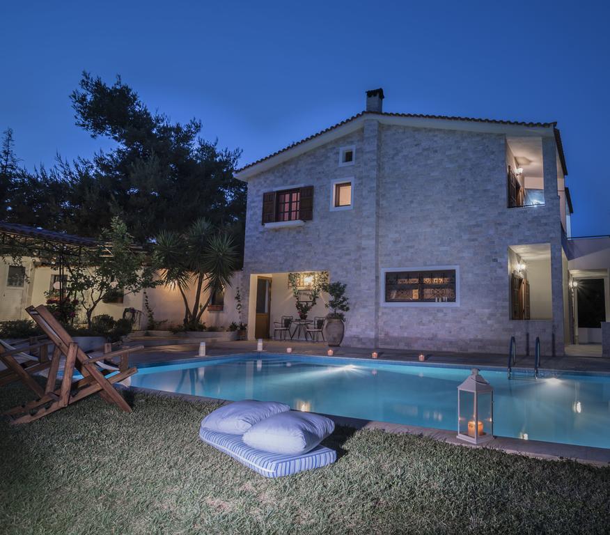 Villa Corina Near The Airport Kouvarás Extérieur photo