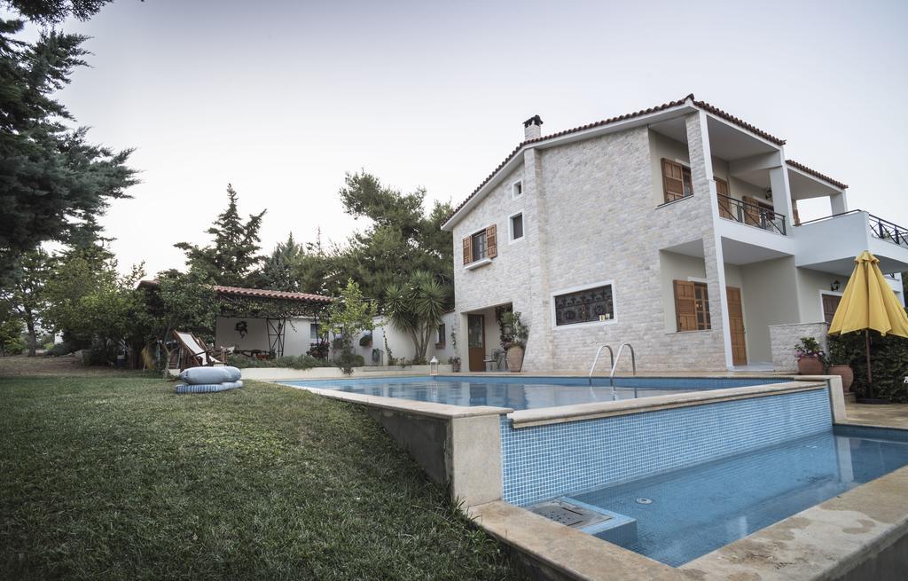 Villa Corina Near The Airport Kouvarás Extérieur photo