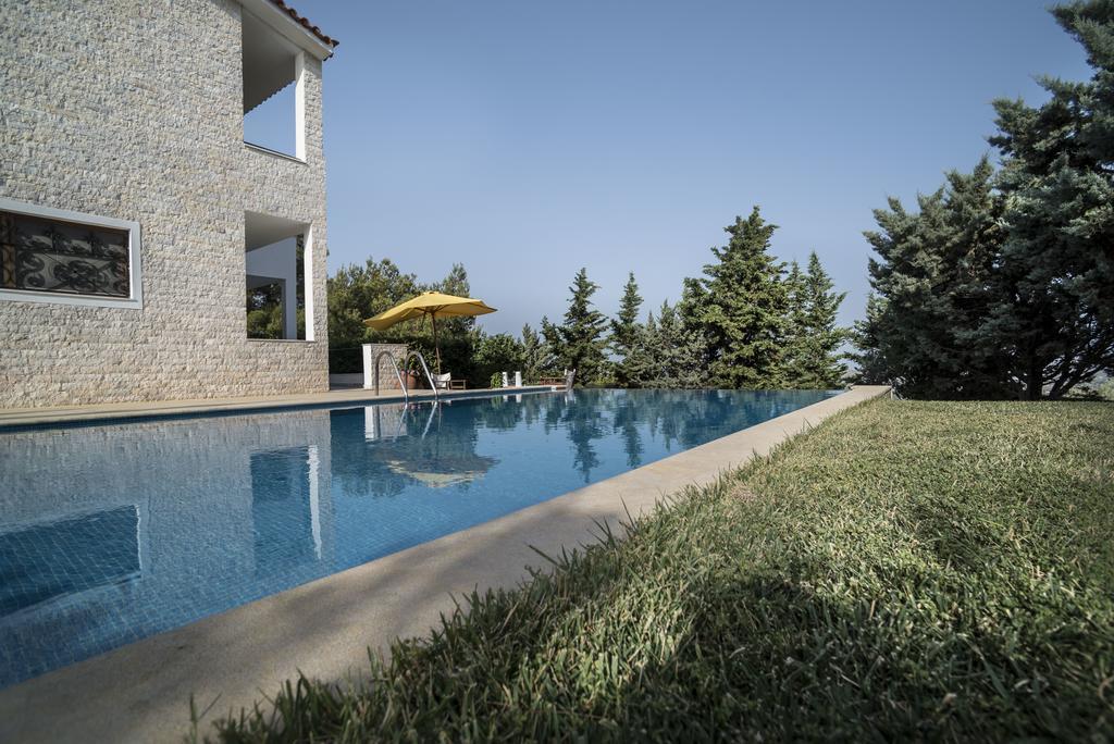 Villa Corina Near The Airport Kouvarás Extérieur photo