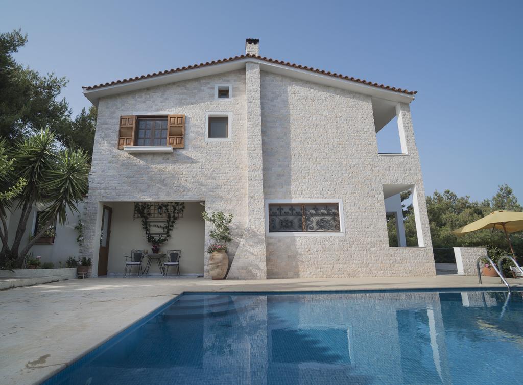 Villa Corina Near The Airport Kouvarás Extérieur photo