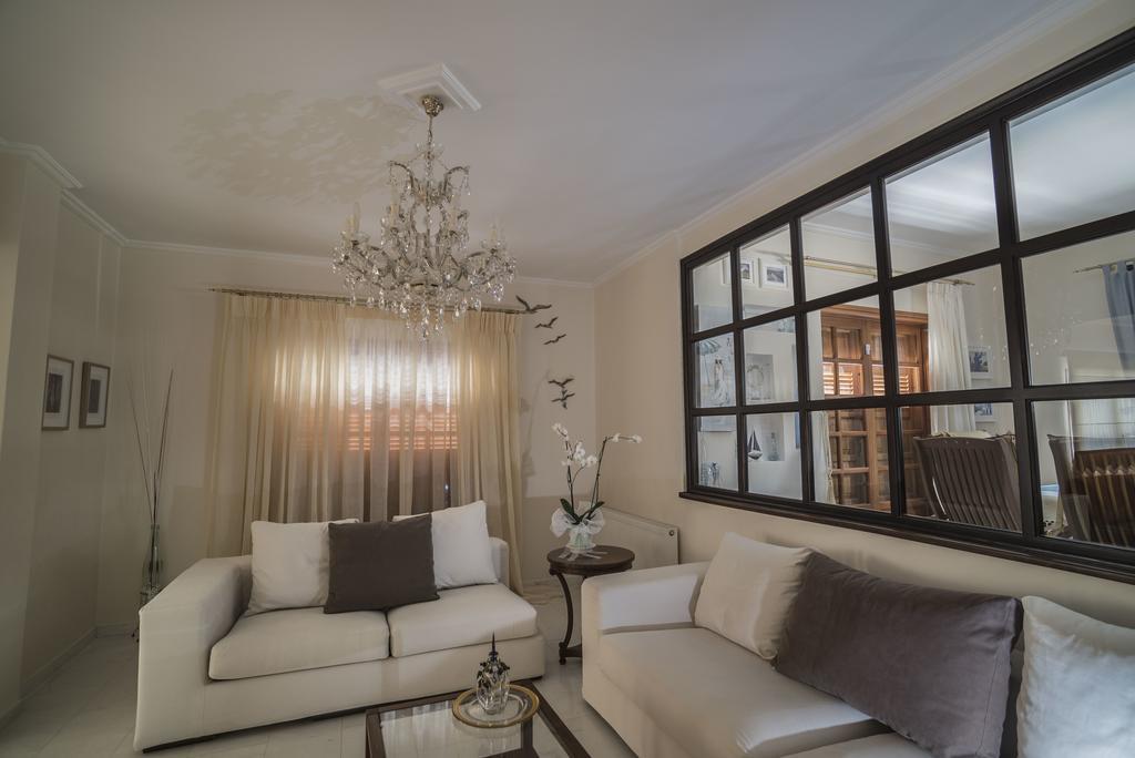 Villa Corina Near The Airport Kouvarás Extérieur photo