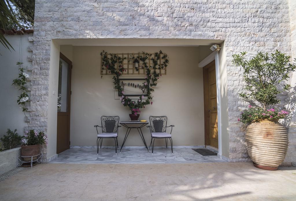 Villa Corina Near The Airport Kouvarás Extérieur photo