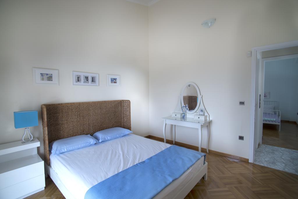Villa Corina Near The Airport Kouvarás Extérieur photo
