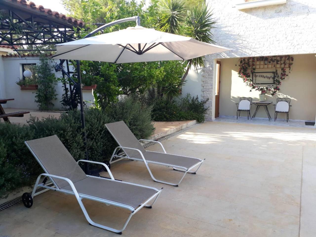 Villa Corina Near The Airport Kouvarás Extérieur photo