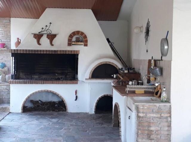 Villa Corina Near The Airport Kouvarás Extérieur photo